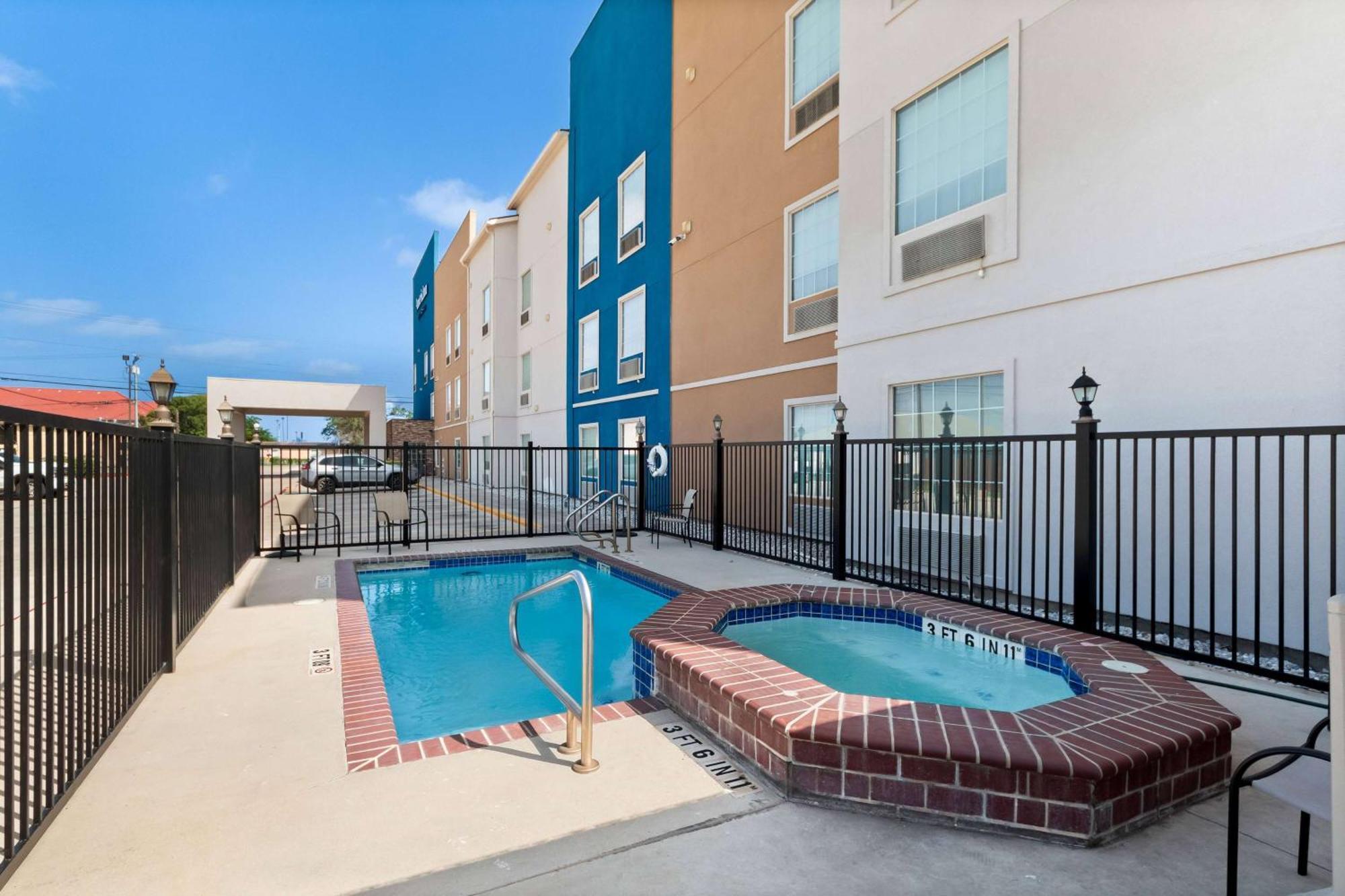 Americinn By Wyndham New Braunfels Esterno foto